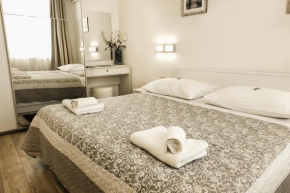 Отель Old Square Apartment  Сплит